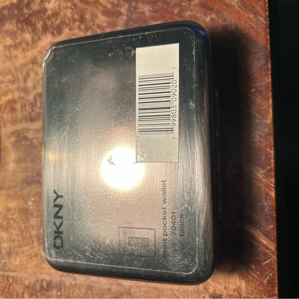 DKNY Men’s Wallet SLIM
